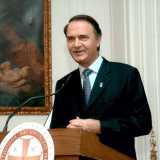 L�imprenditore Di Cagno Abbrescia (Forza Italia) fu il primo sindaco eletto direttamente dai cittadini (i quali prima di allora indicavano con il voto solo il Consiglio Comunale). � ricordato soprattutto per aver permesso la grande riqualificazione del centro storico cittadino